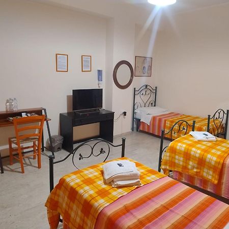 L'Attico Affittacamere B&B カタンザーロ エクステリア 写真