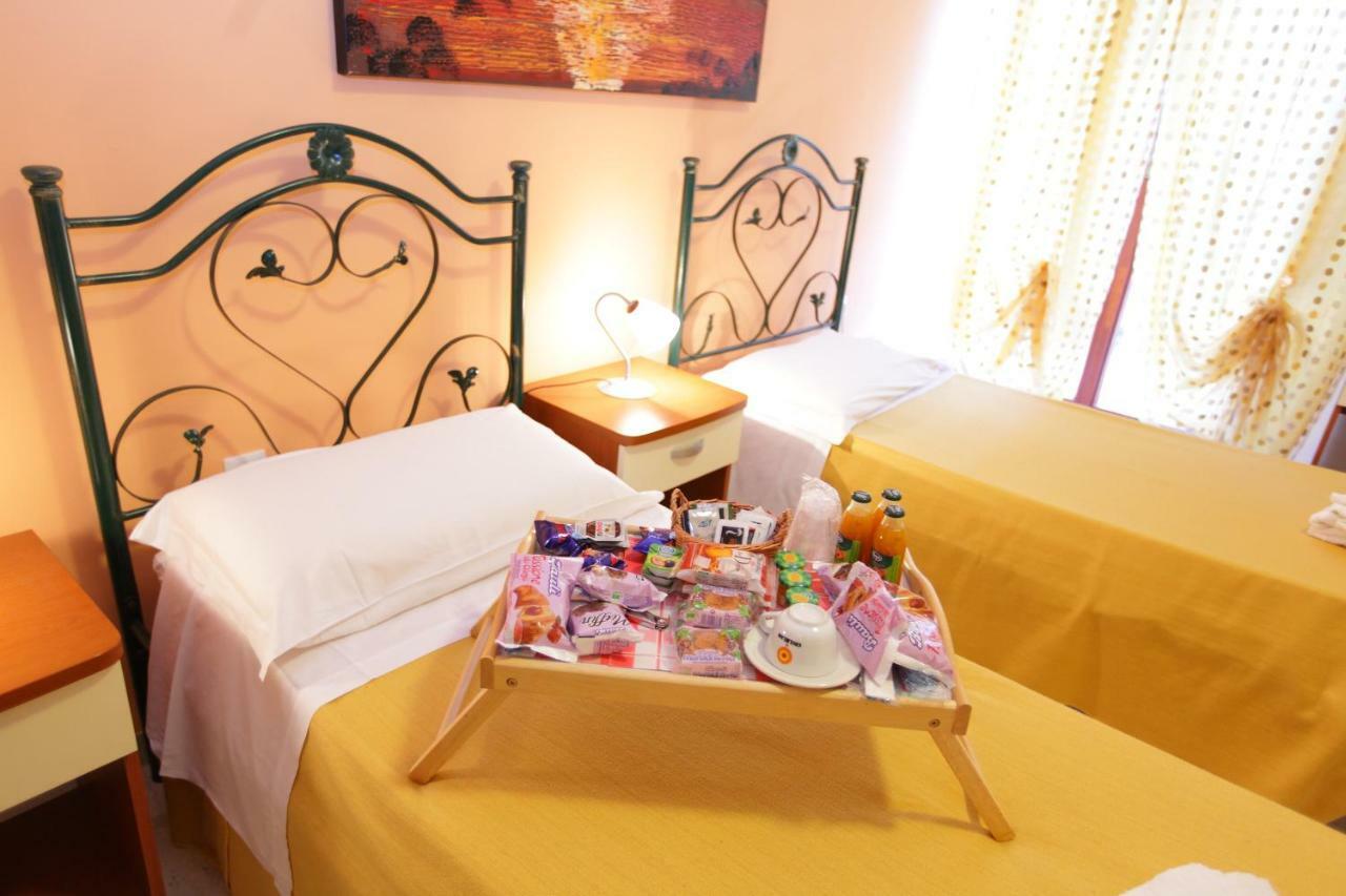 L'Attico Affittacamere B&B カタンザーロ エクステリア 写真