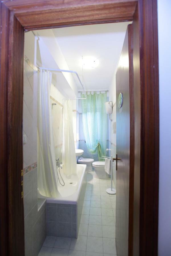 L'Attico Affittacamere B&B カタンザーロ エクステリア 写真