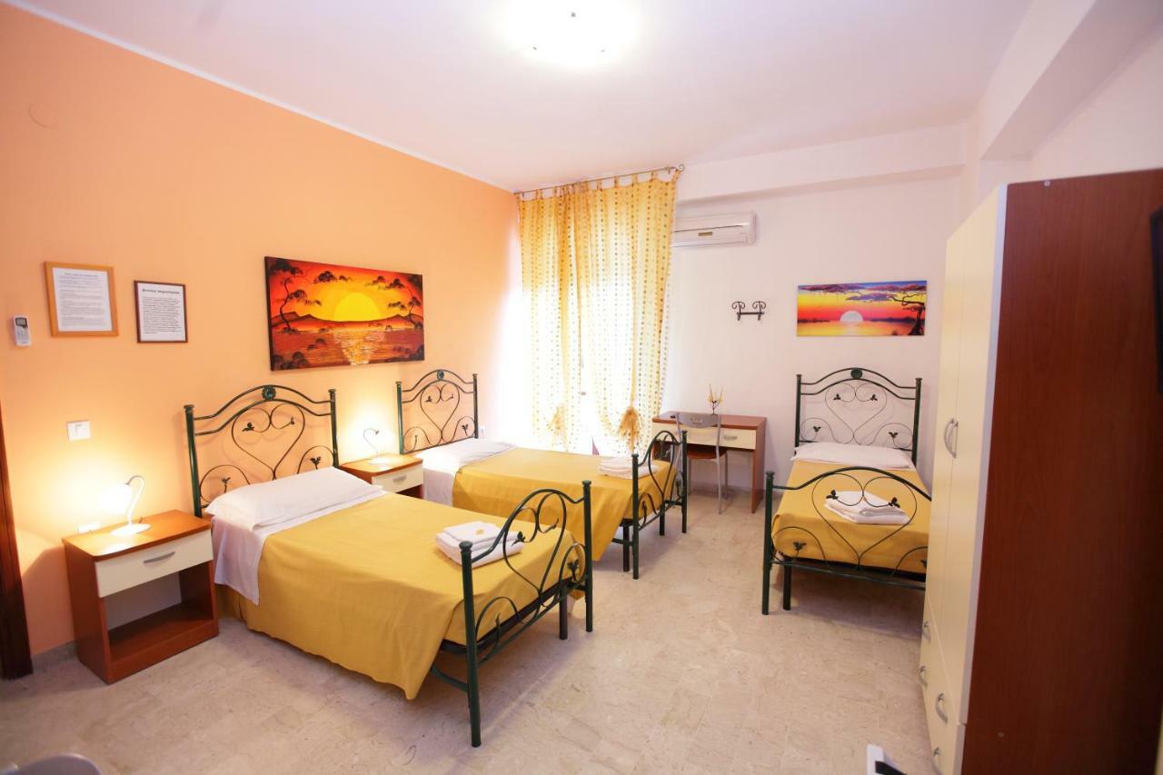 L'Attico Affittacamere B&B カタンザーロ エクステリア 写真