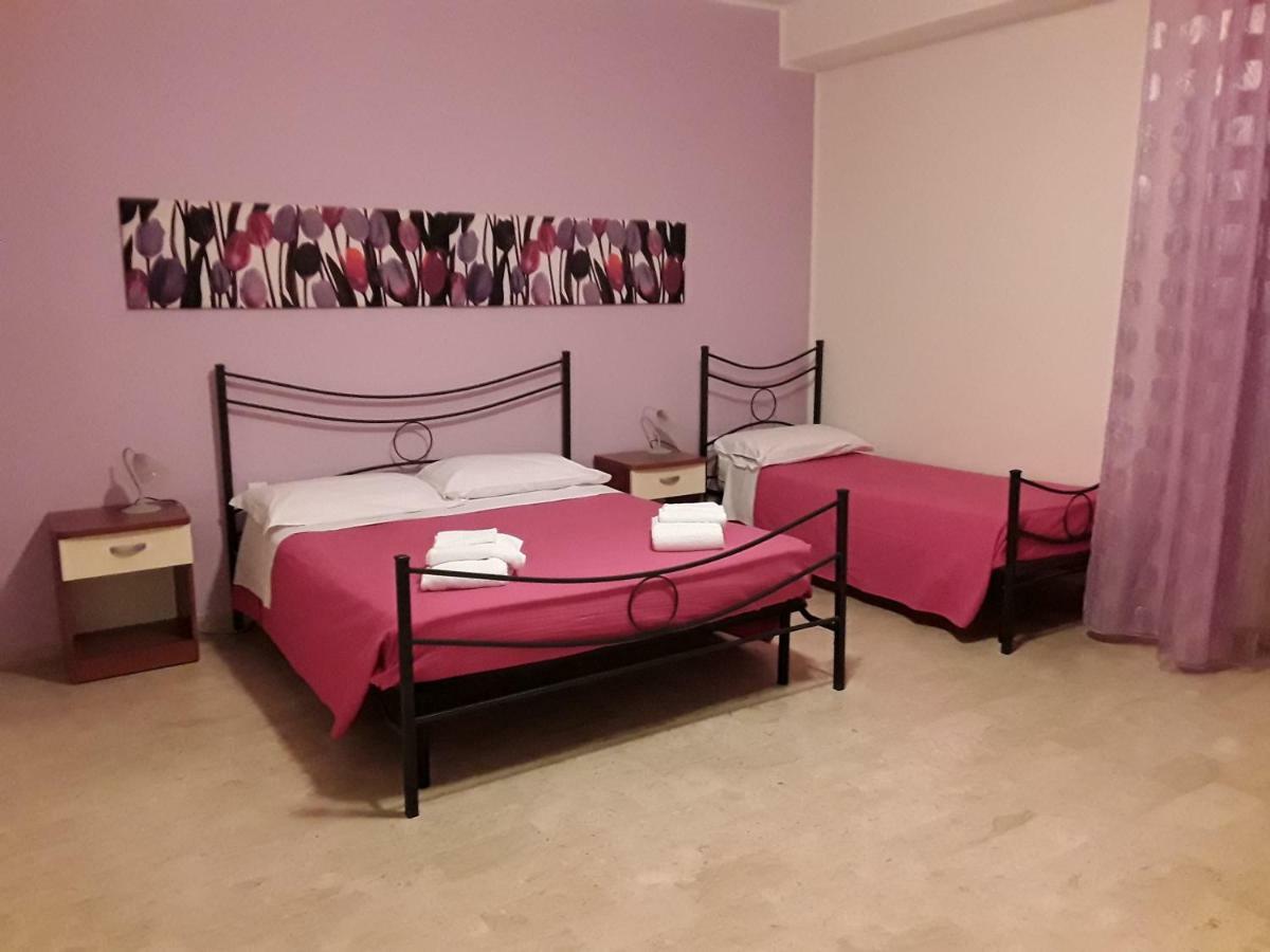L'Attico Affittacamere B&B カタンザーロ エクステリア 写真
