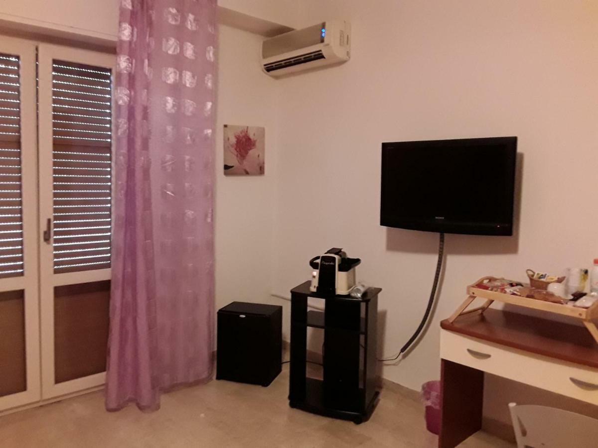 L'Attico Affittacamere B&B カタンザーロ エクステリア 写真